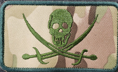 SKULL AND CROSSED SWORDS ON MULTICAM MORALE PATCH